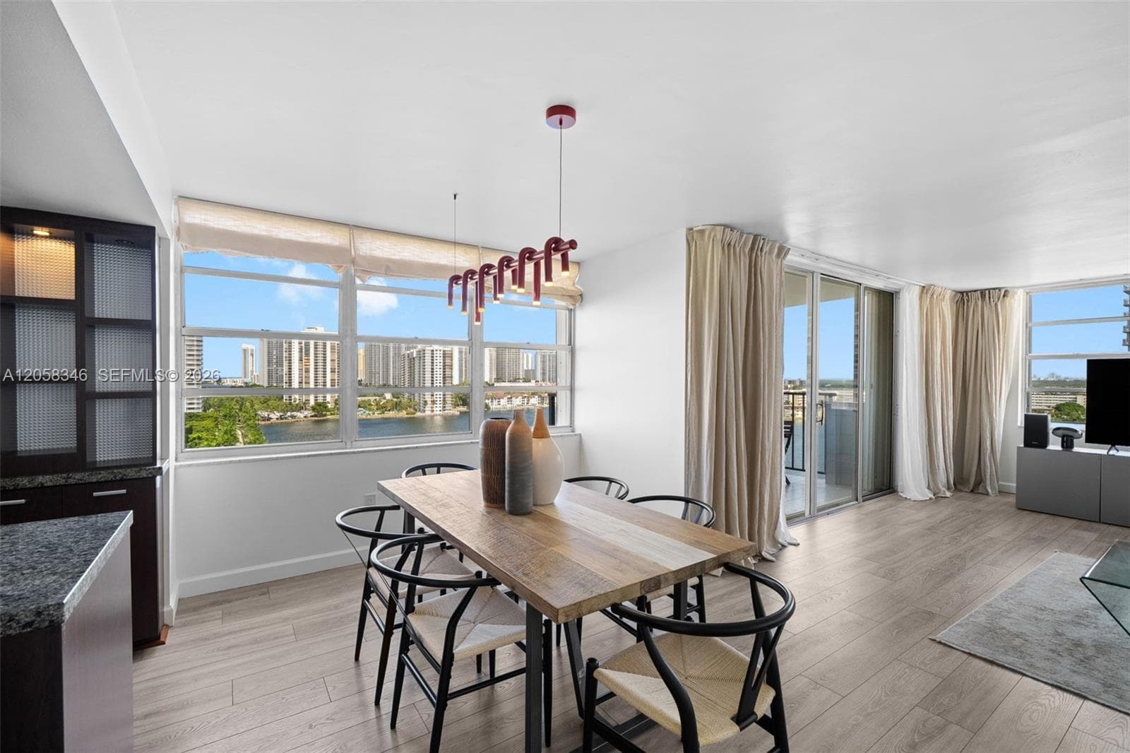2780 NE 183rd St # 1216, Aventura, FL 33160 photo 3