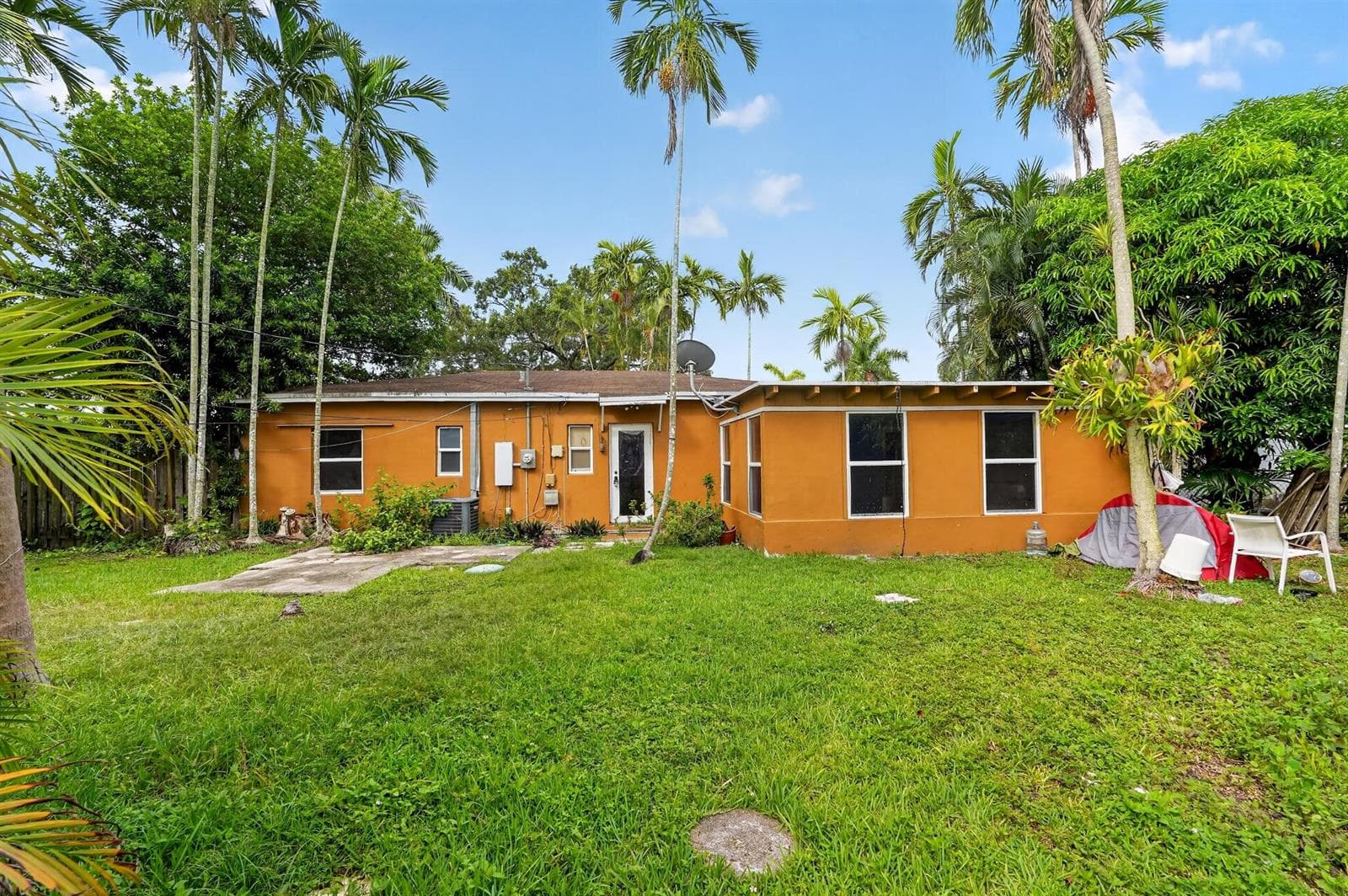 14621 LINCOLN Boulevard, Miami, FL 33176 photo 2