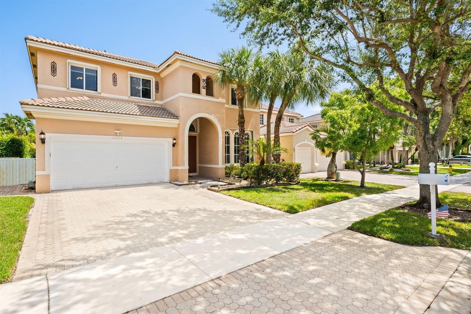 19389 SW 64th Street, Pembroke Pines, FL 33332 photo 2