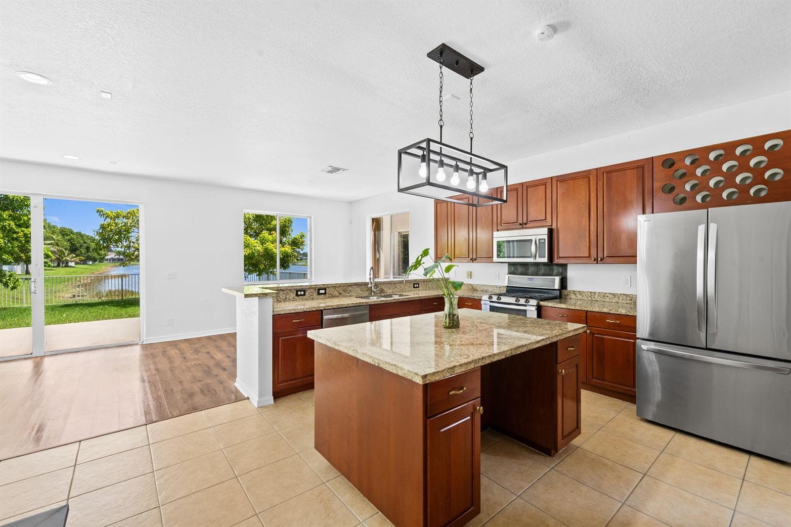 19389 SW 64th Street, Pembroke Pines, FL 33332 photo 5