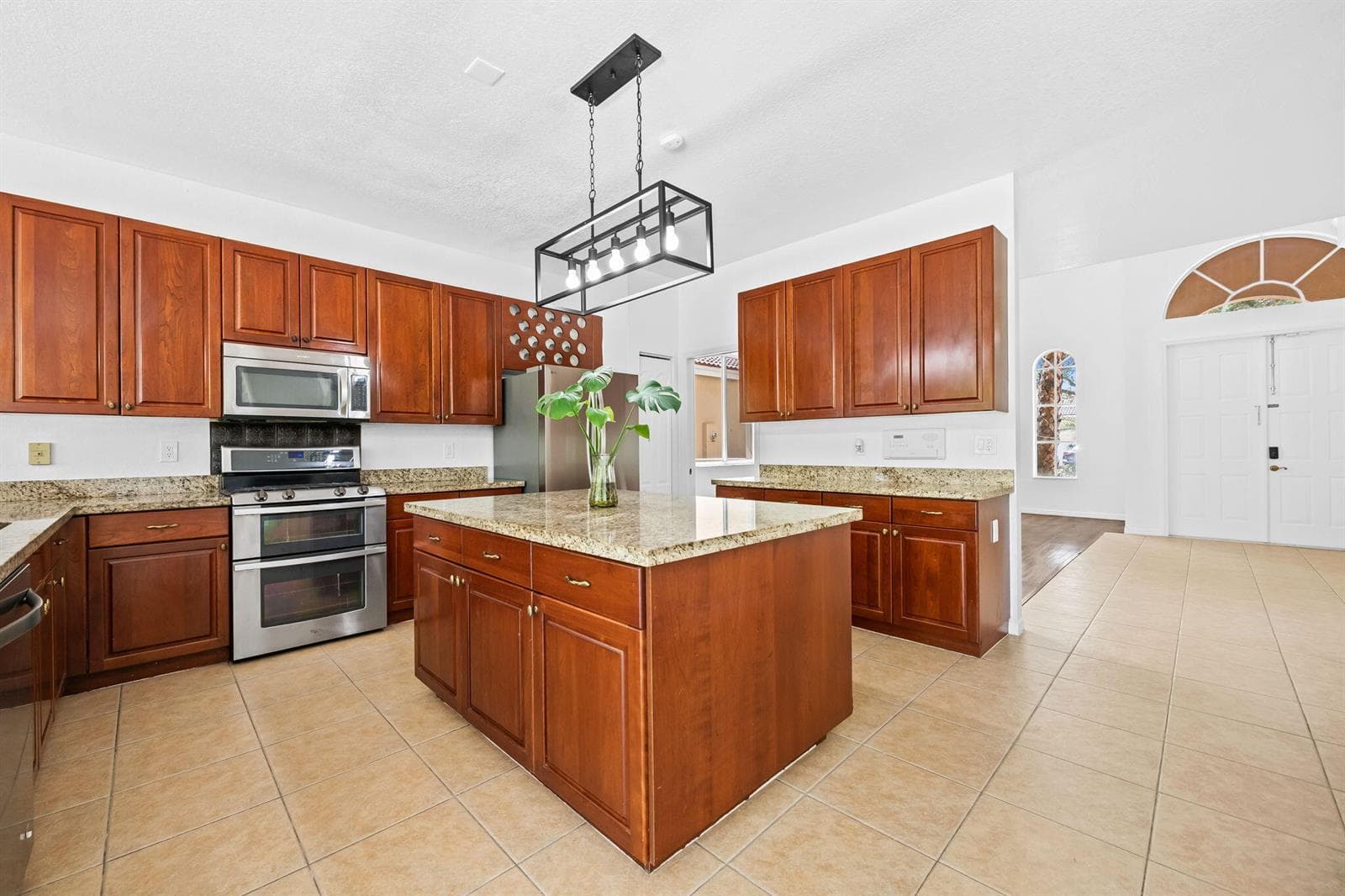 19389 SW 64th Street, Pembroke Pines, FL 33332 photo 4