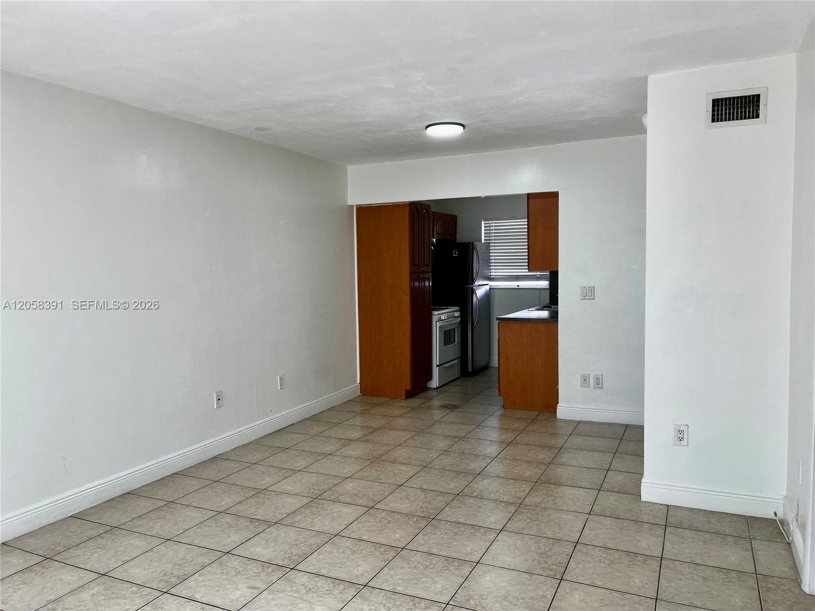 2072 NE 169th St # 8, North Miami Beach, FL 33162 photo 2