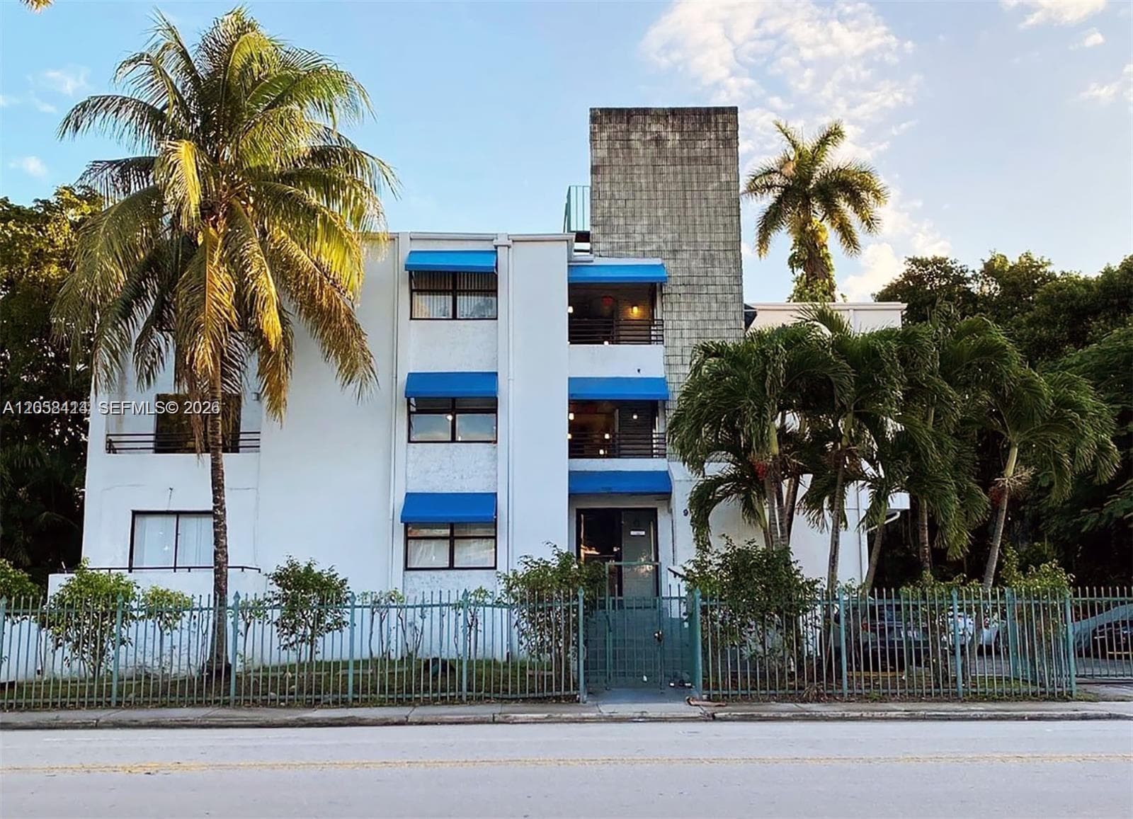 950 NW 11th St # 1C, Miami, FL 33136