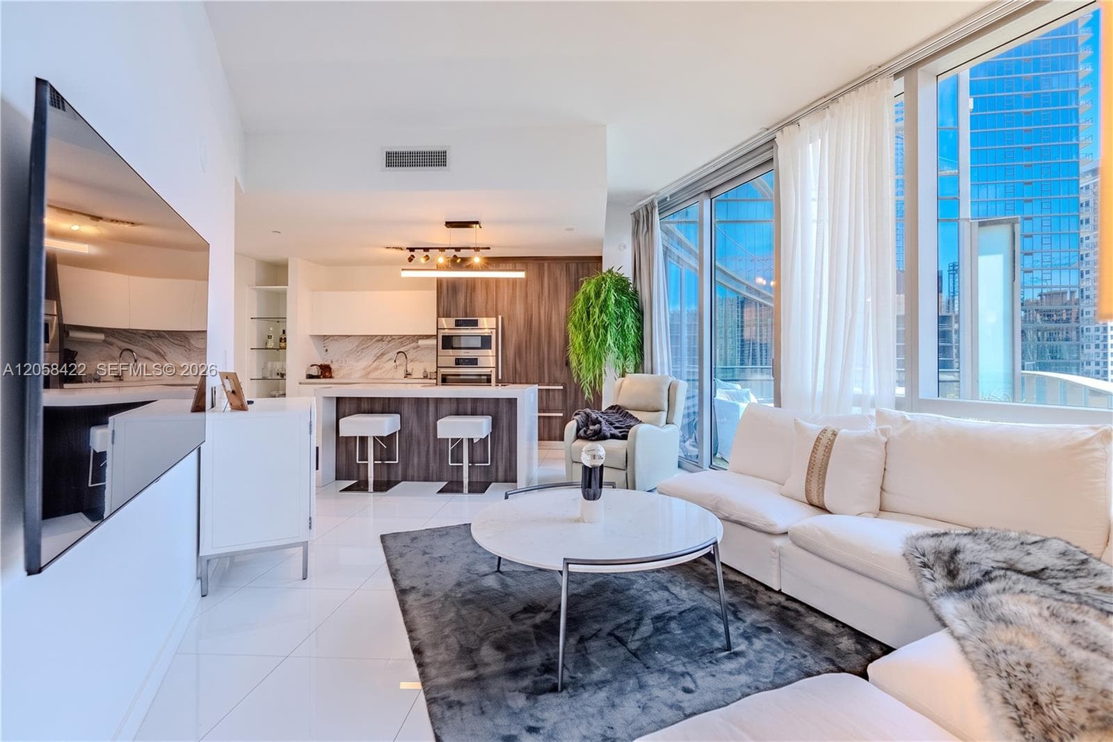 851 NE 1st Ave # 1802, Miami, FL 33132