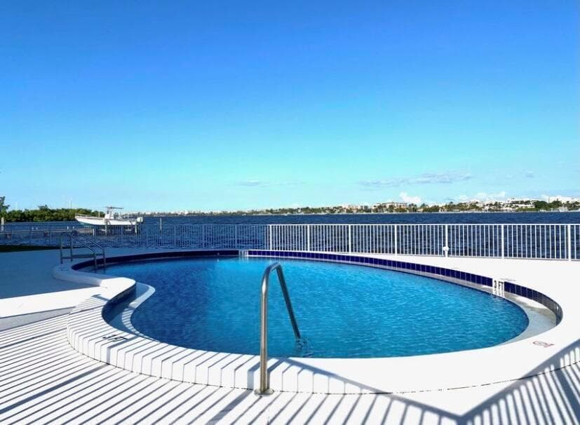 301 Croton Avenue # 407, Lantana, FL 33462 photo 2