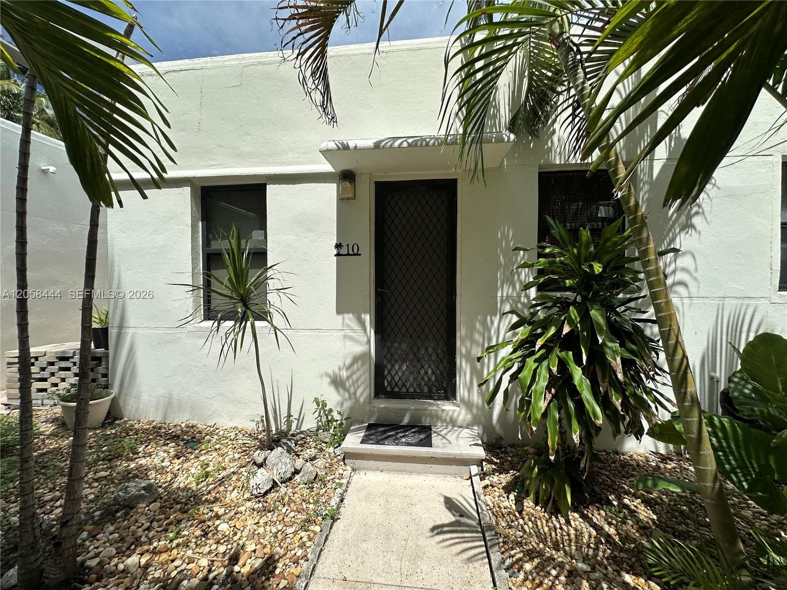 323 Fillmore St # 10, Hollywood, FL 33019 photo 2
