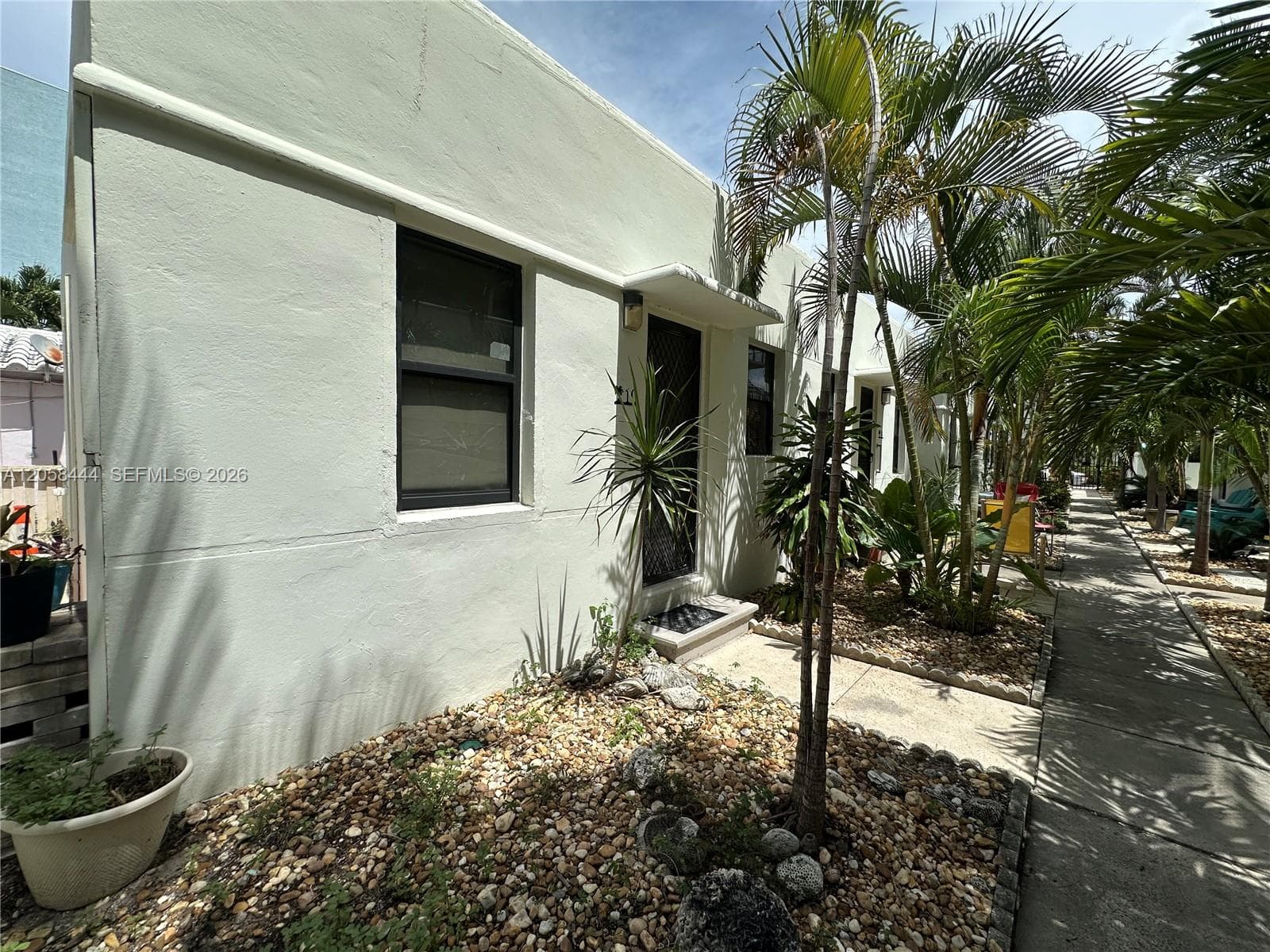 323 Fillmore St # 10, Hollywood, FL 33019 photo 4