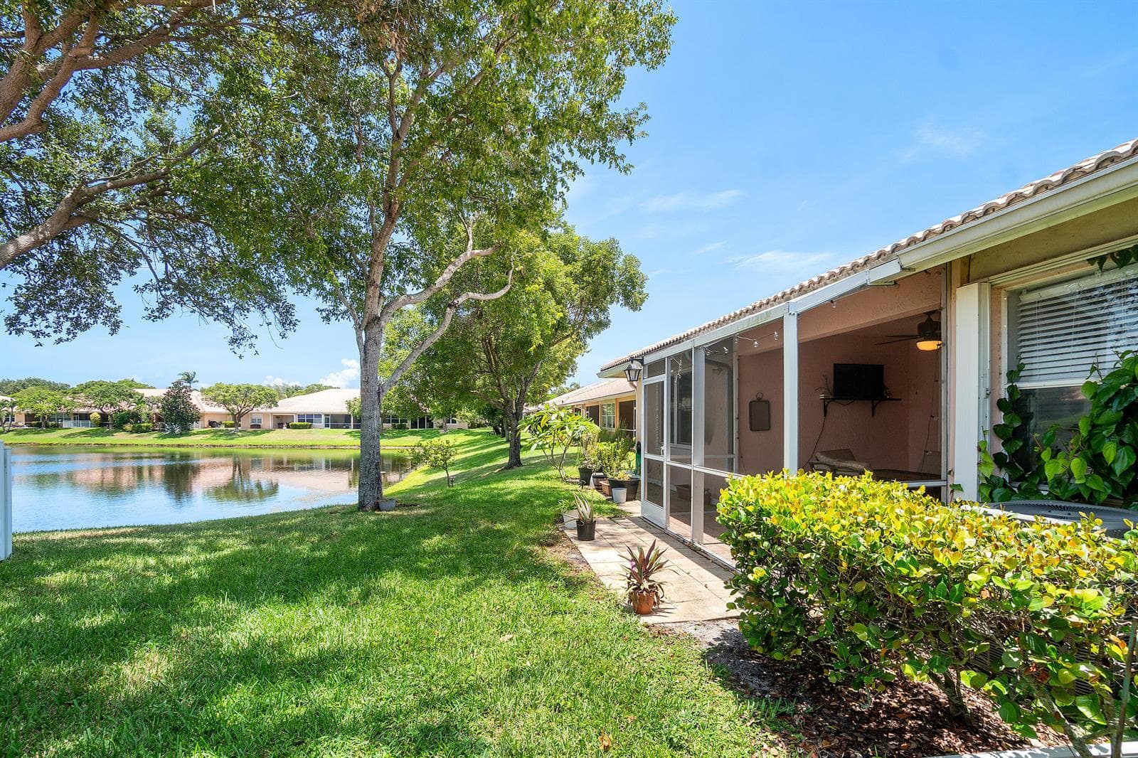 2473 S CORAL TRACE Circle, Delray Beach, FL 33445 photo 4