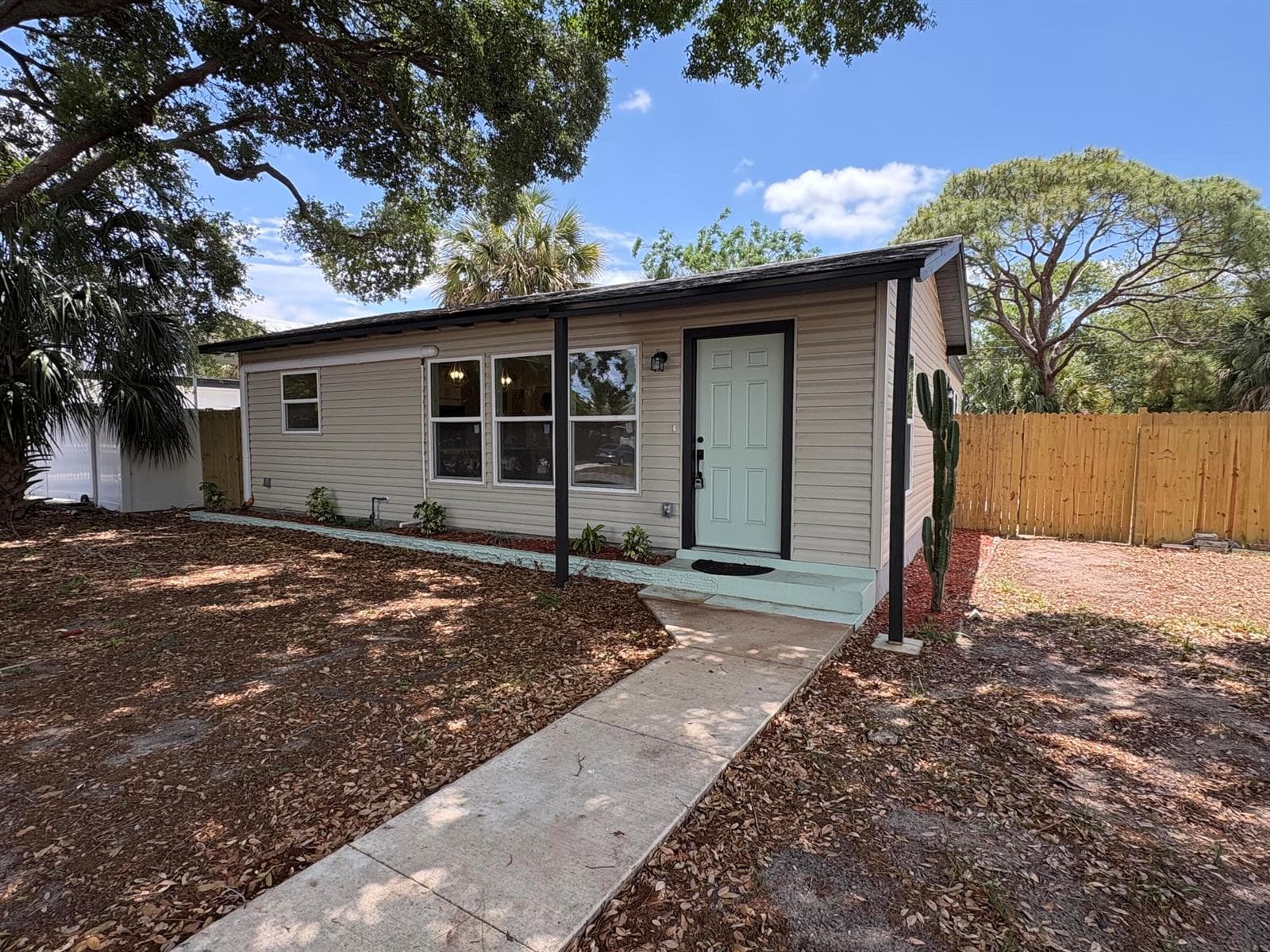 6948 DARTMOUTH Avenue N, FL 33710 photo 2