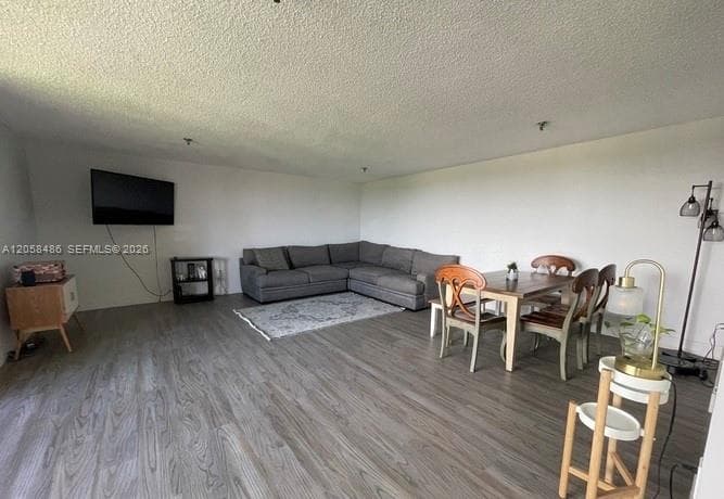 671 NE 195th St # 404E, Miami, FL 33179 photo 2