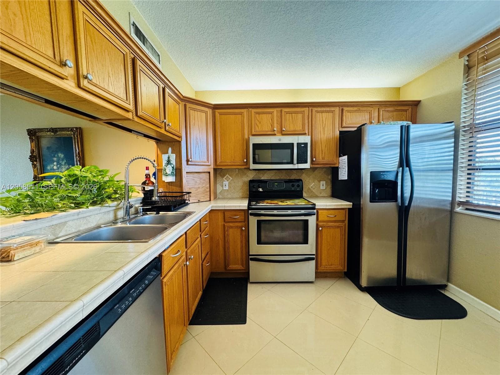 1705 Whitehall Dr # 401, Davie, FL 33324