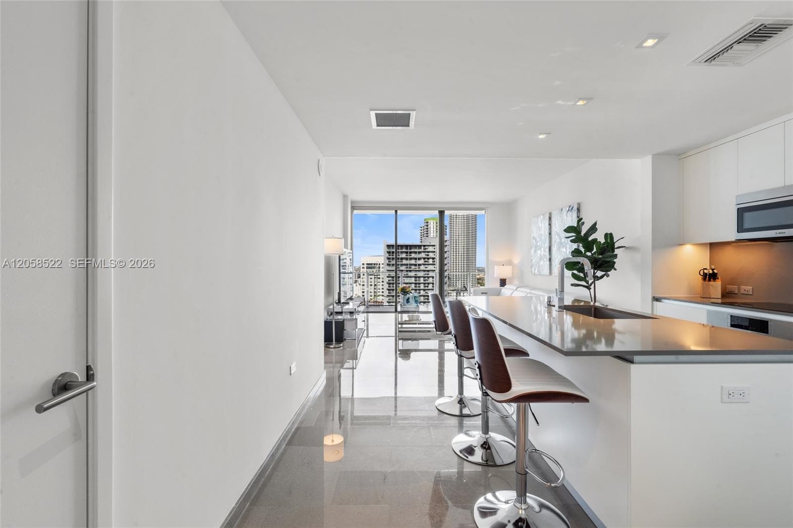 68 SE 6th St # 2306, Miami, FL 33131 photo 3