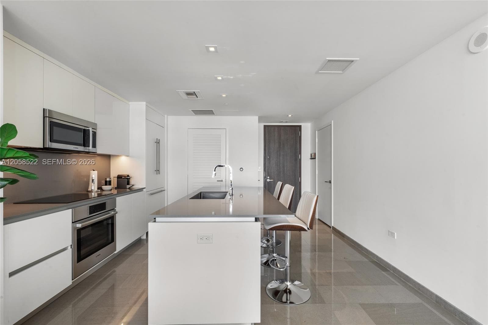 68 SE 6th St # 2306, Miami, FL 33131 photo 5