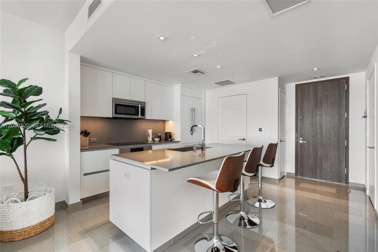 68 SE 6th St # 2306, Miami, FL 33131 photo 4
