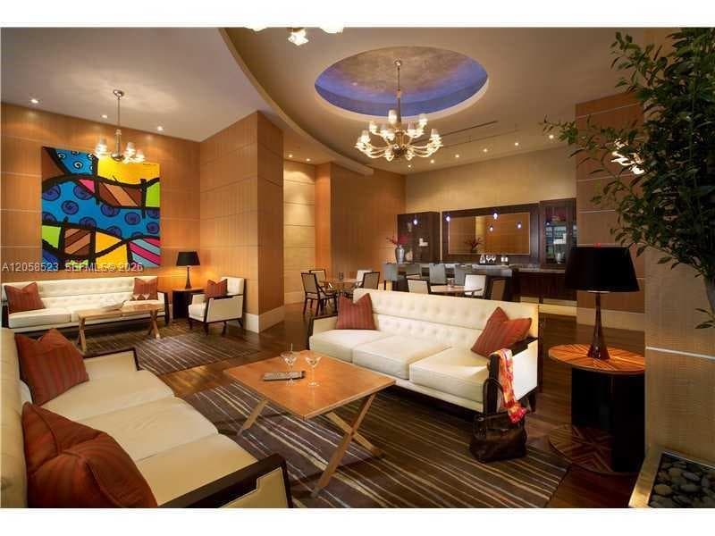 244 BISCAYNE BL # 250, Miami, FL 33132