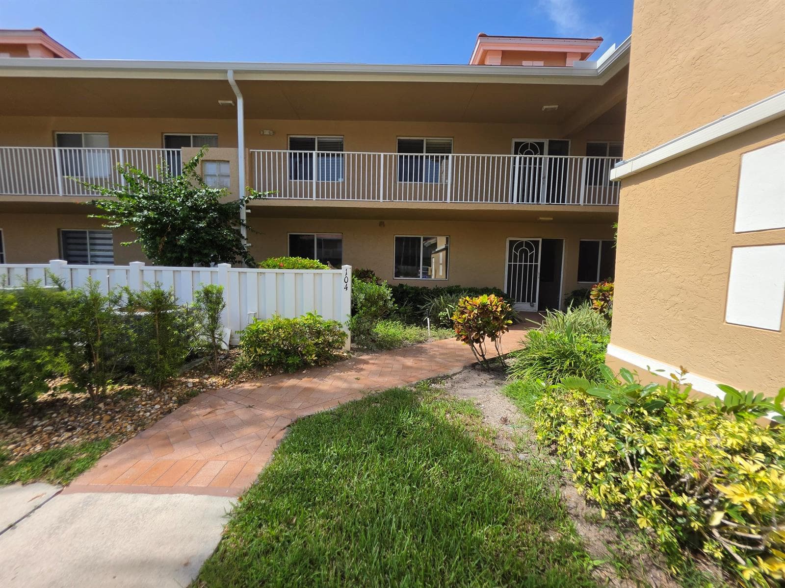 5951 REGAL GLEN Drive # 104, Boynton Beach, FL 33437 photo 2