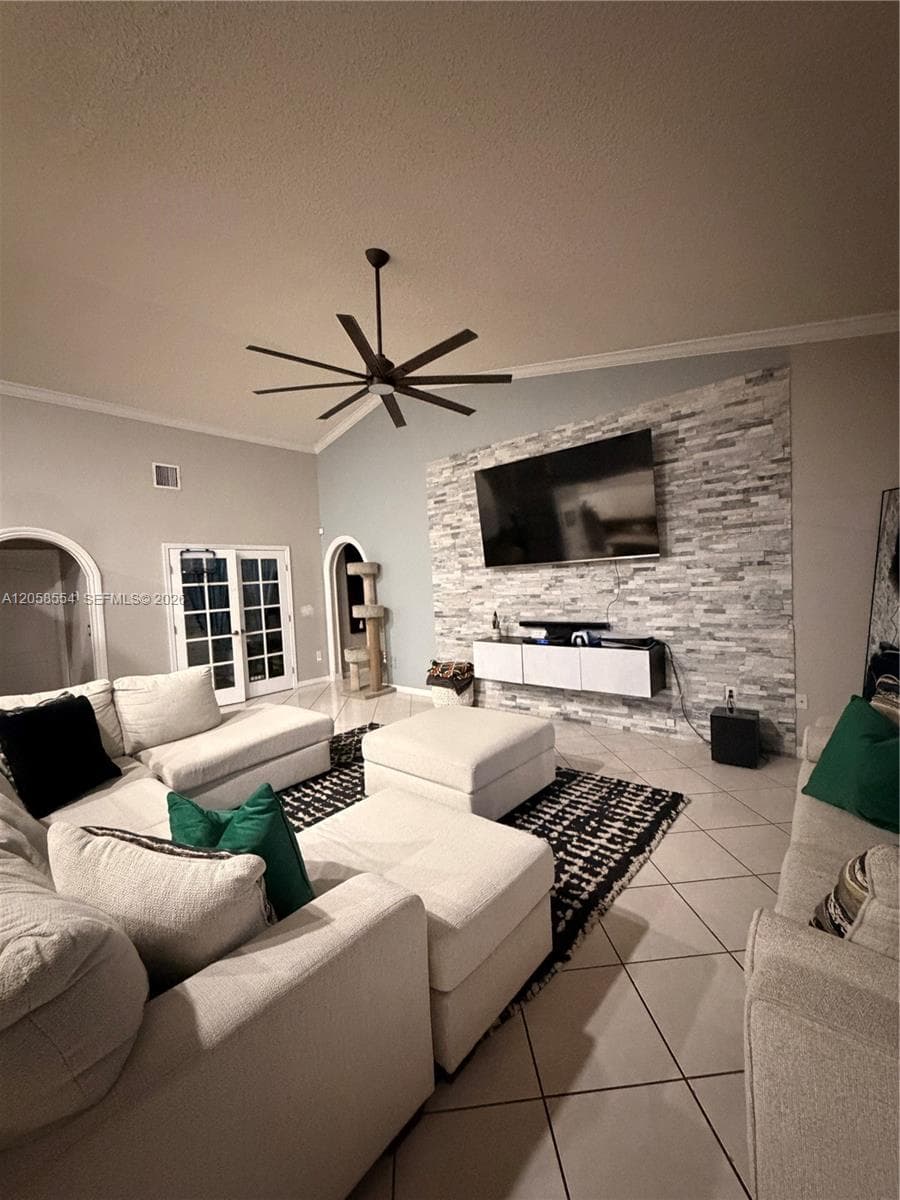 19450 NW 7th St, Pembroke Pines, FL 33029 photo 3