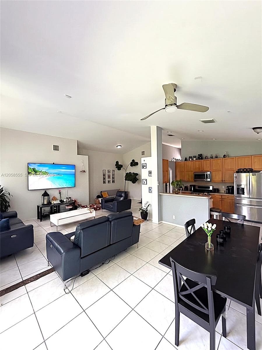 13237 NW 15th Ct, Pembroke Pines, FL 33028 photo 4