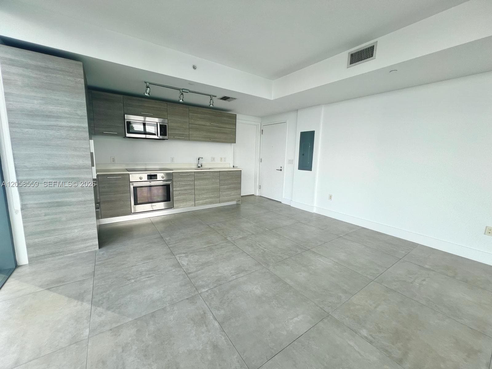 650 NE 32nd St # 908, Miami, FL 33137 photo 3