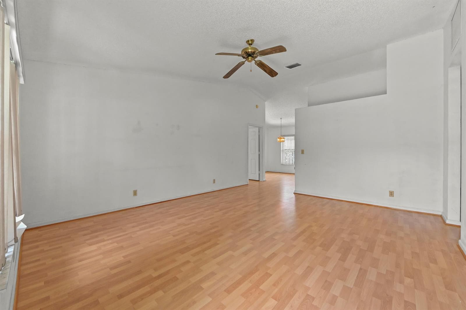 57 VIA DE CASAS NORTE, Boynton Beach, FL 33426 photo 2