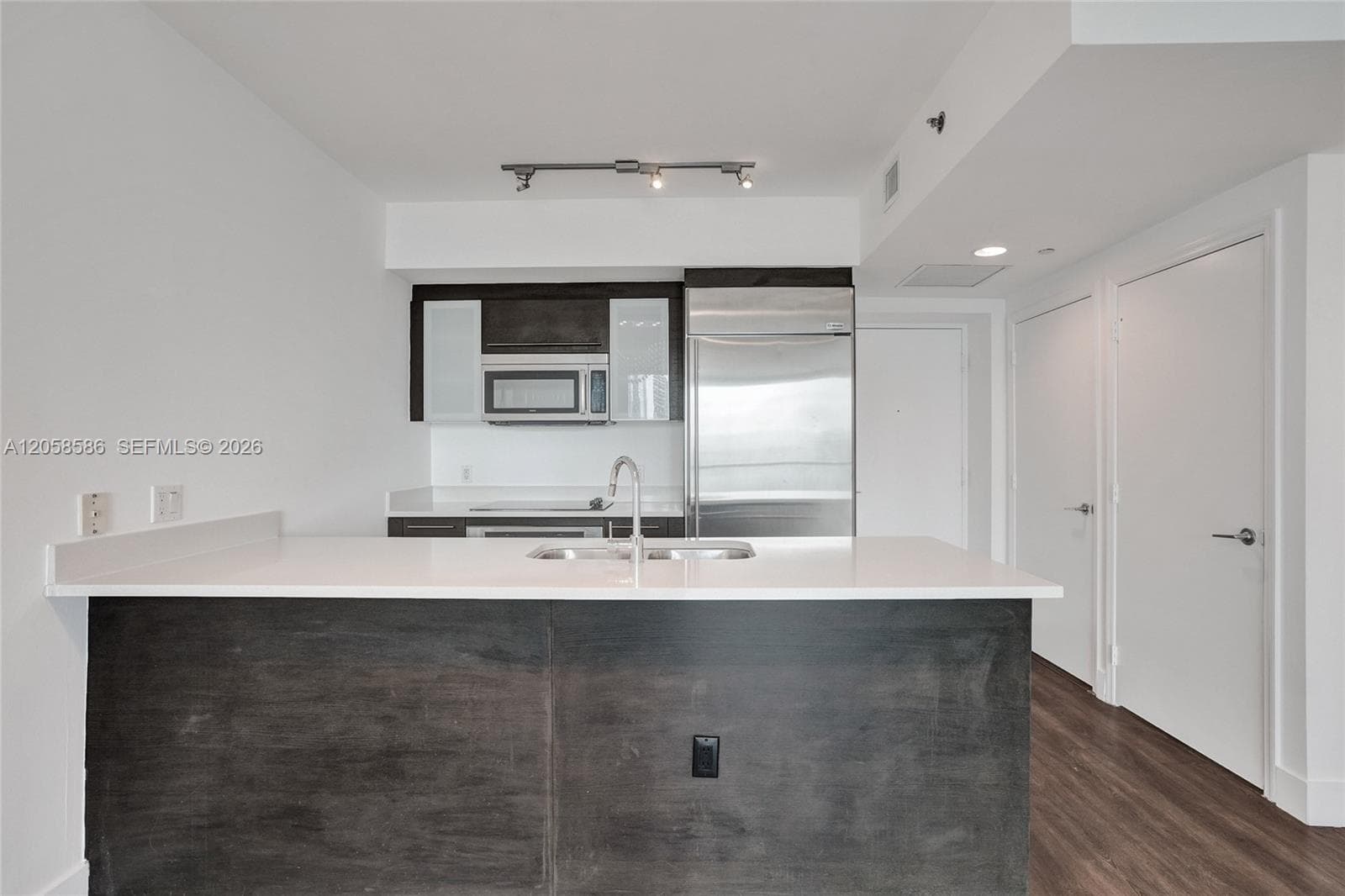 55 SE 6th St # 3604, Miami, FL 33131 photo 5