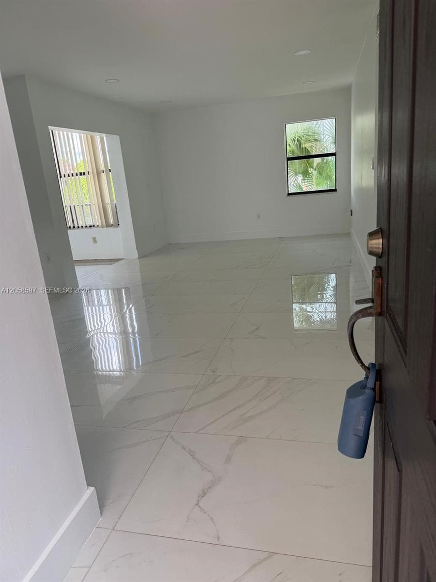 10875 NW 7th St # 23-36, Miami, FL 33172 photo 3
