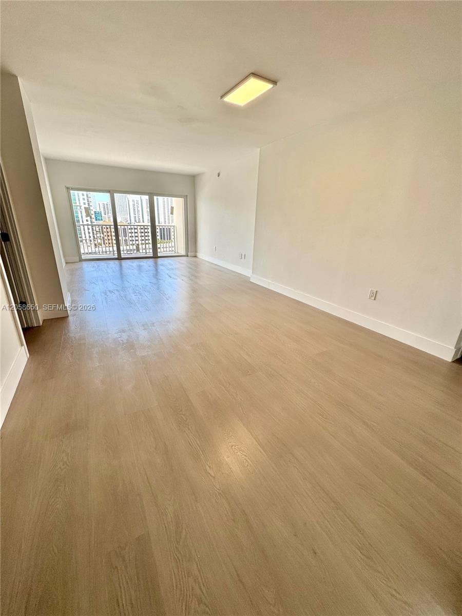 300 Bayview Dr # 1201, Sunny Isles Beach, FL 33160 photo 2