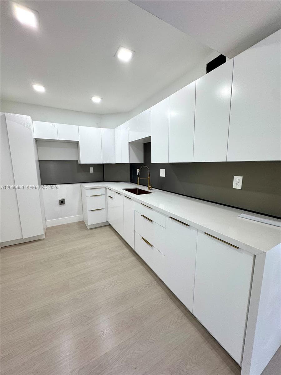 300 Bayview Dr # 1201, Sunny Isles Beach, FL 33160 photo 3