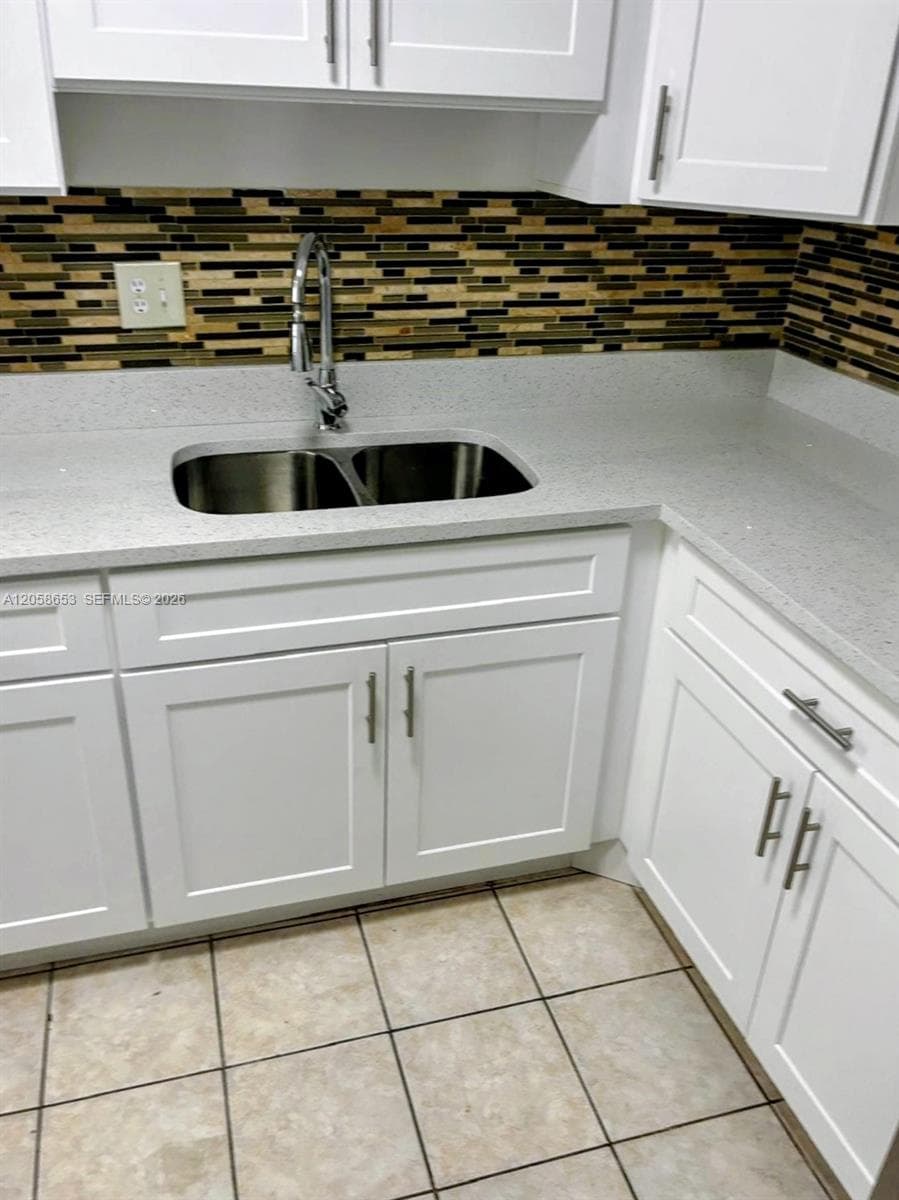 7911 N Colony Cir N # 202, Tamarac, FL 33321 photo 2