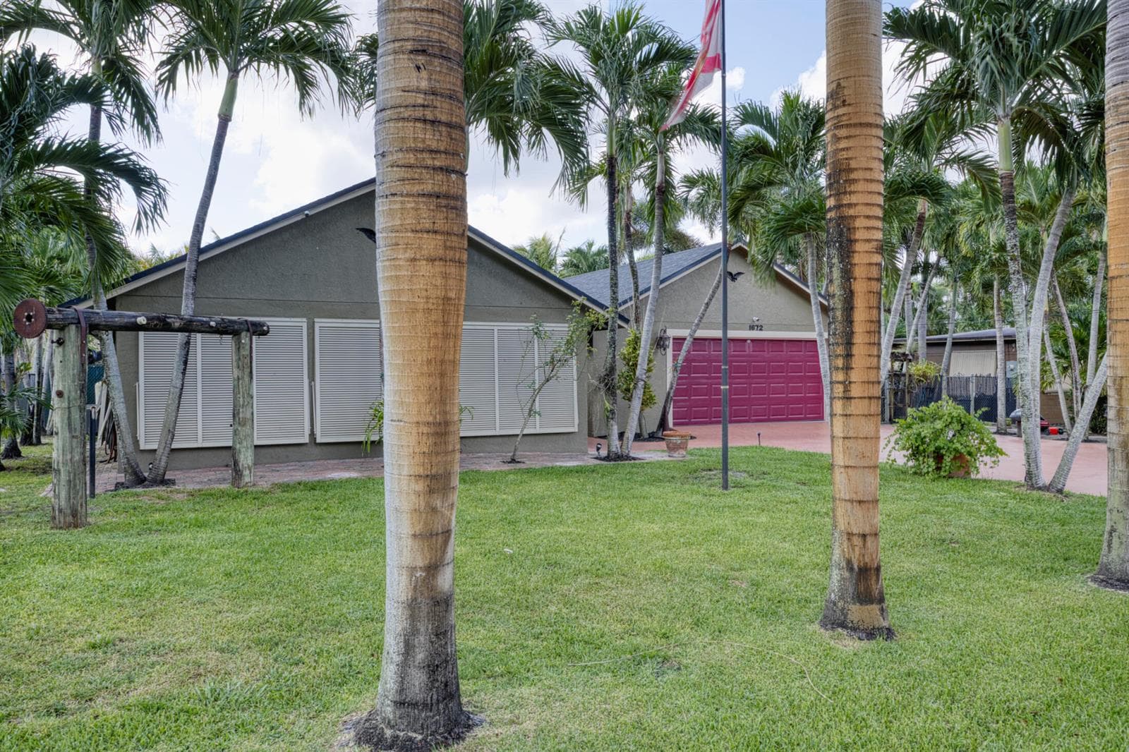 1672 ERIE Terrace, Palm Springs, FL 33406 photo 4