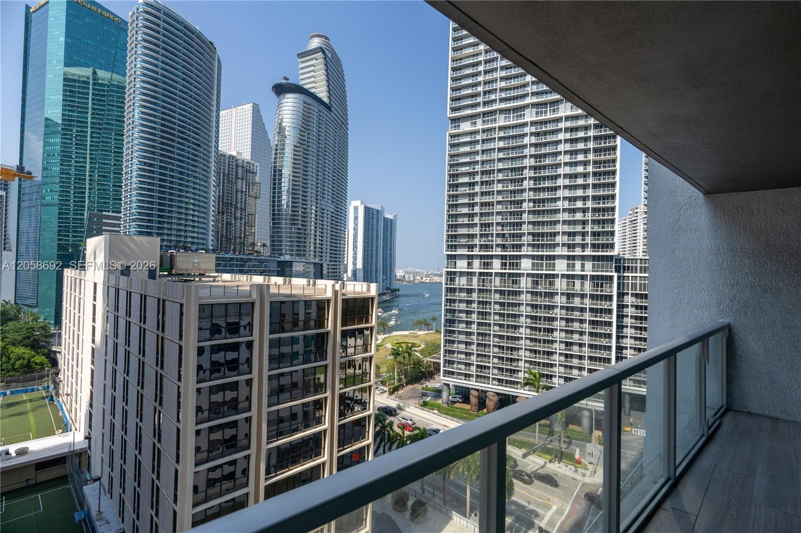 500 Brickell Ave # 1407, Miami, FL 33131 photo 2