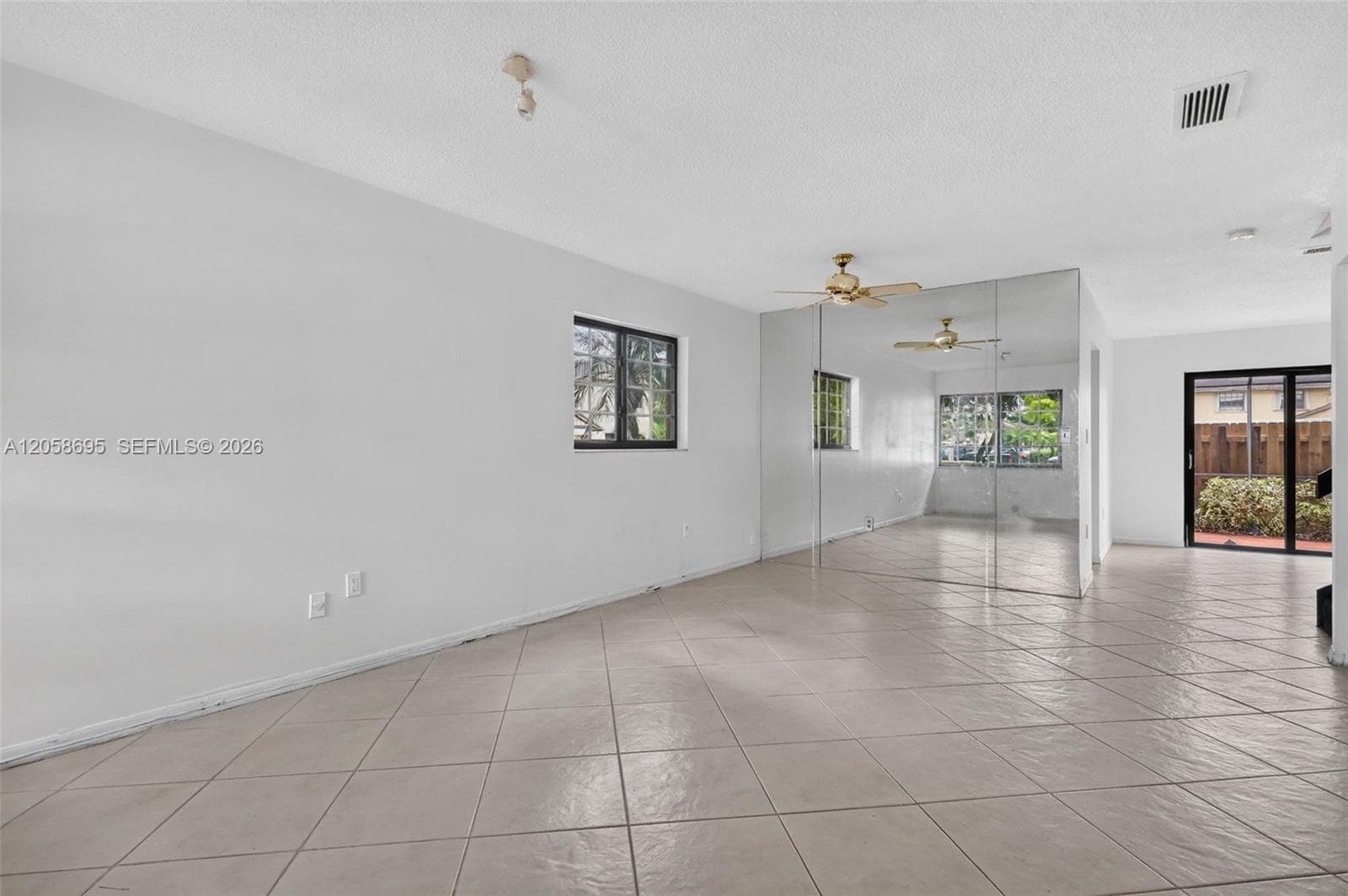 1130 NE 210th Ter, Miami, FL 33179 photo 2