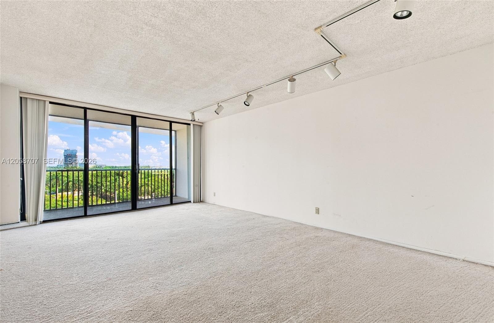 3401 N Country Club Dr # 804, Aventura, FL 33180 photo 5