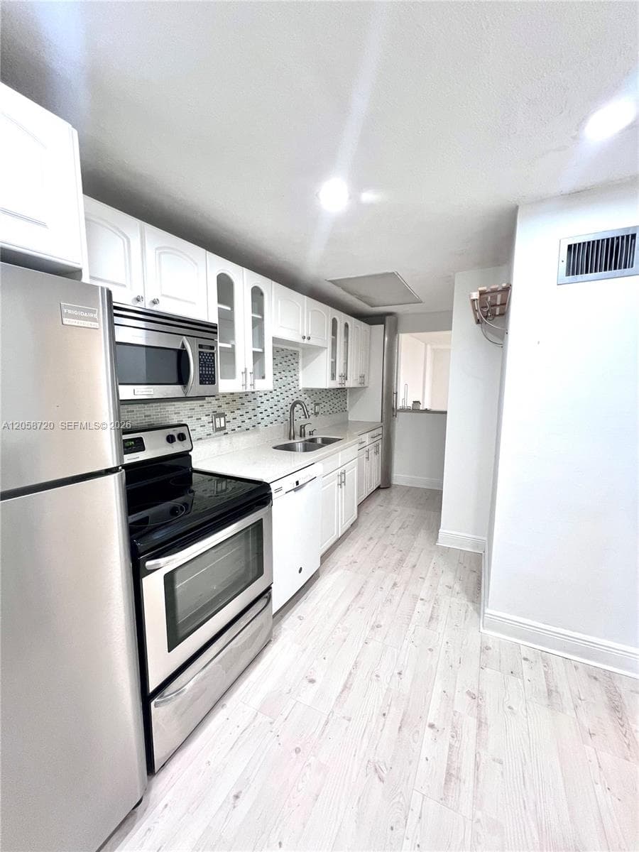 3660 NE 166th St # 405, North Miami Beach, FL 33160