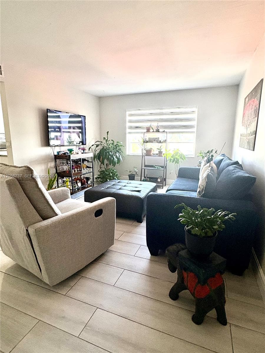 7620 Carlyle Ave # 502, Miami Beach, FL 33141 photo 3