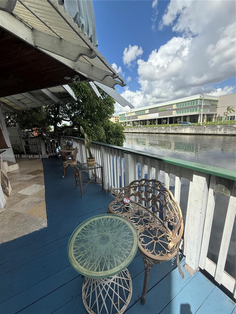7643 NW South River Dr, Medley, FL 33166 photo 2