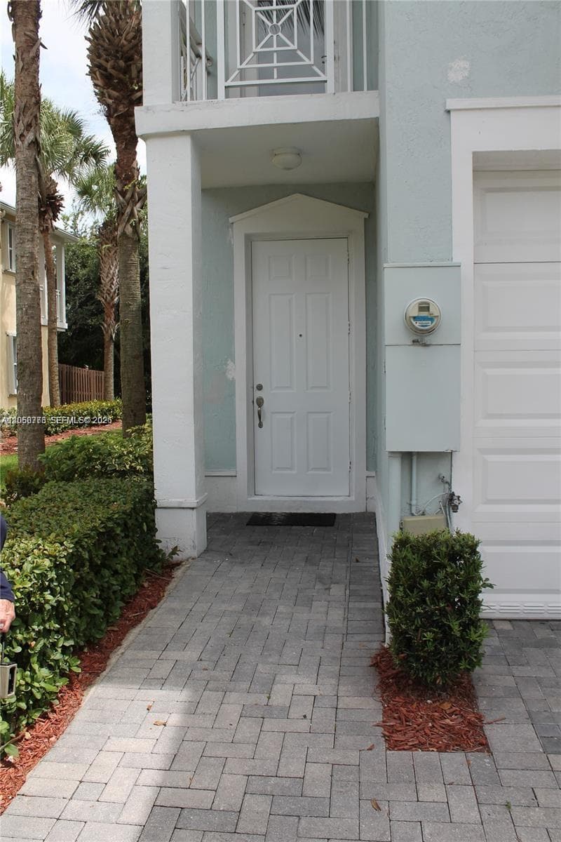 10770 NW 74th Ln, Doral, FL 33178 photo 2