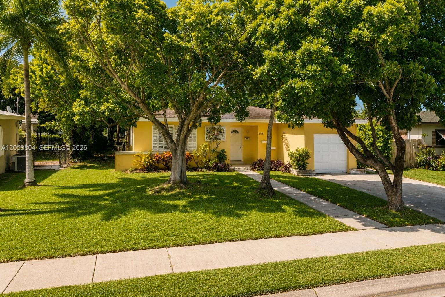 948 NW 9th Ct, Homestead, FL 33030 photo 2