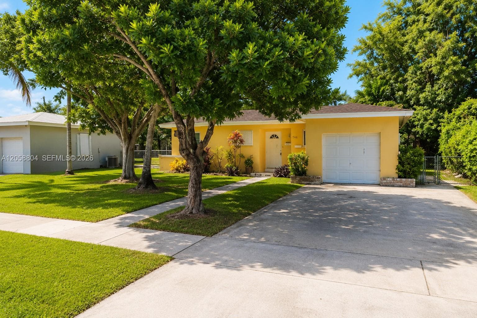 948 NW 9th Ct, Homestead, FL 33030 photo 3