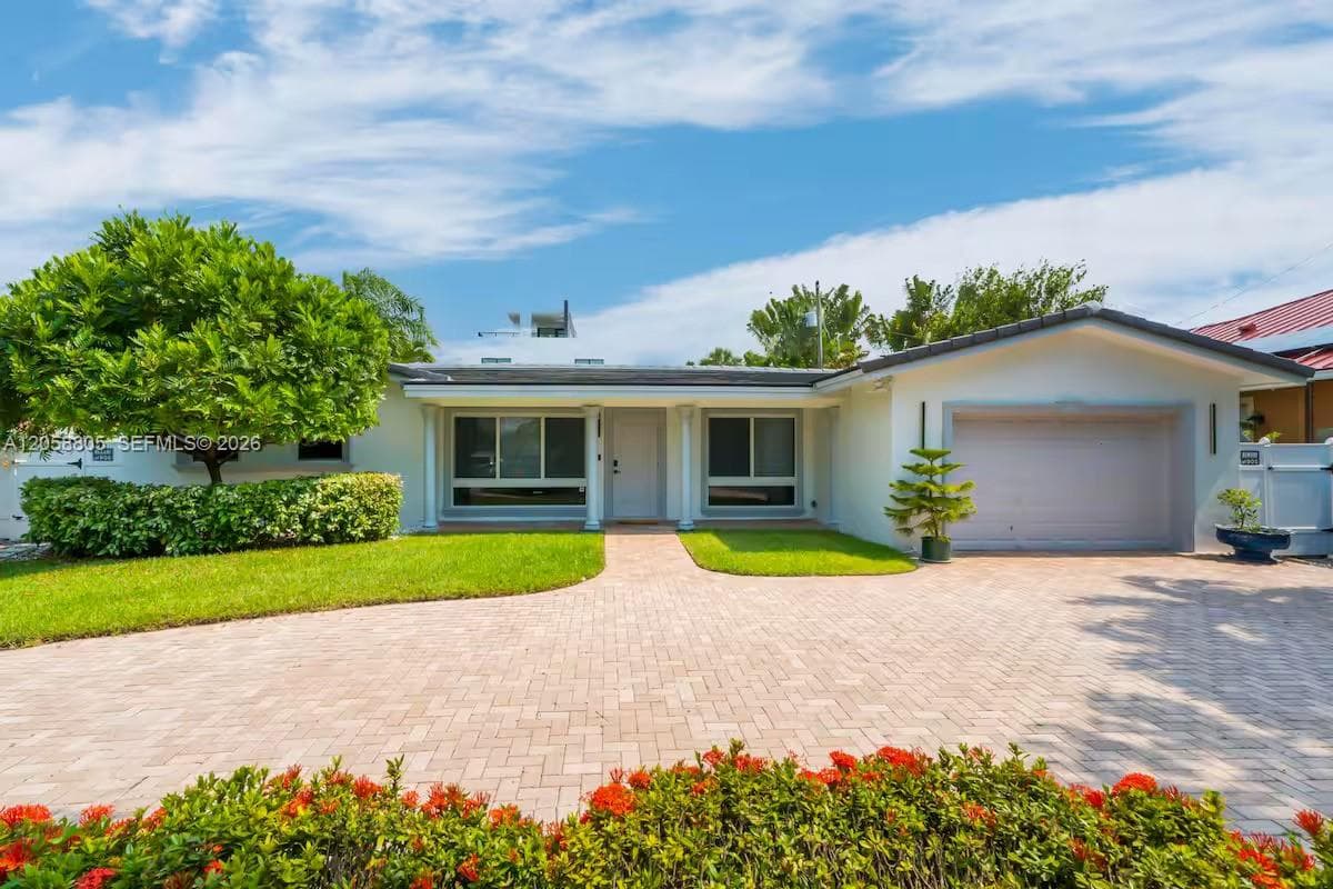 3204 Robbins Rd, Pompano Beach, FL 33062