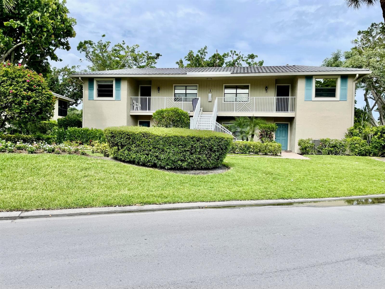 1 WESTGATE Lane # 1B, Boynton Beach, FL 33436