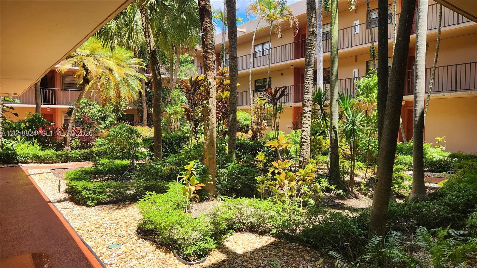 10985 SW 107th St # 304, Miami, FL 33176 photo 2