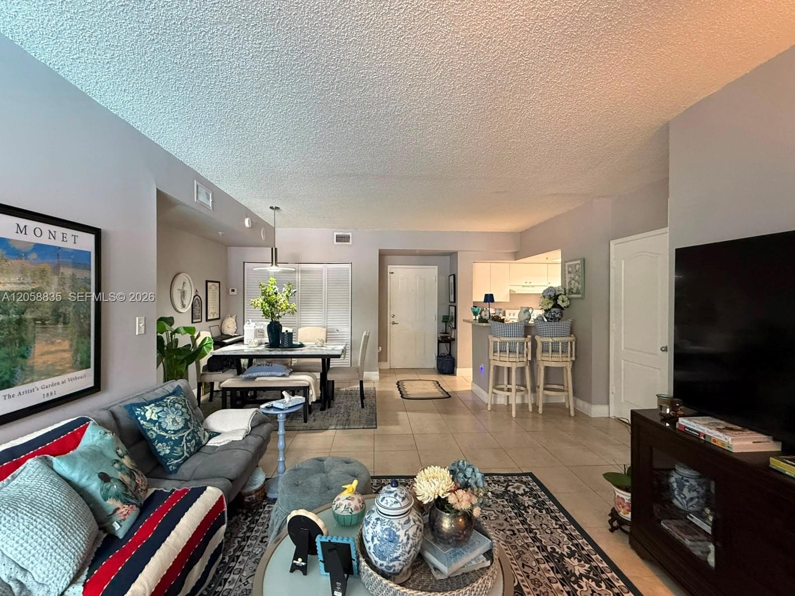 5085 NW 7th St # 406, Miami, FL 33126 photo 3