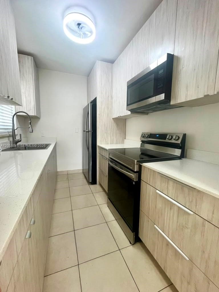 1679 NE 176 ST, North Miami Beach, FL 33162 photo 2