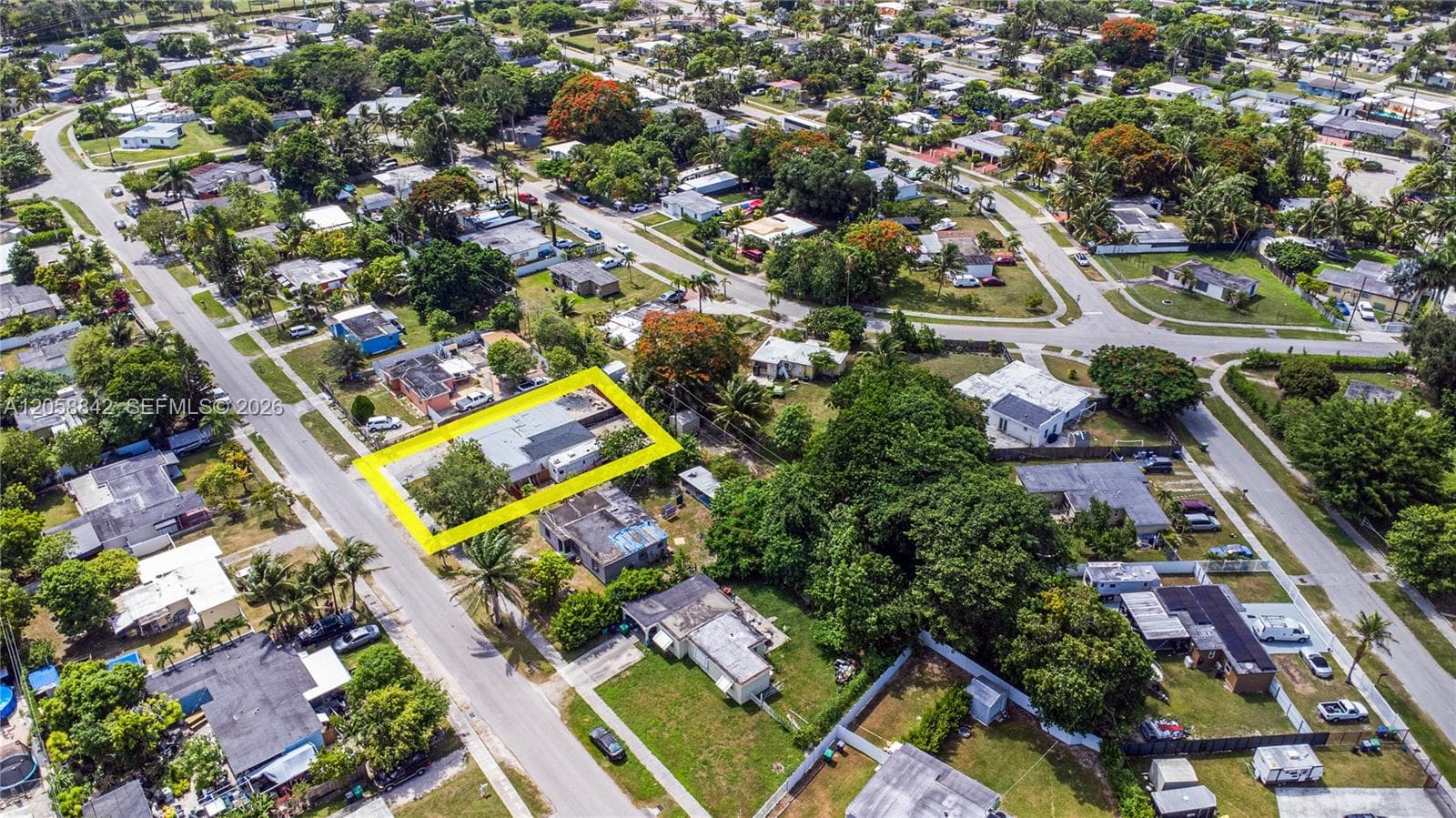 15431 Harding Ln, Homestead, FL 33033 photo 2