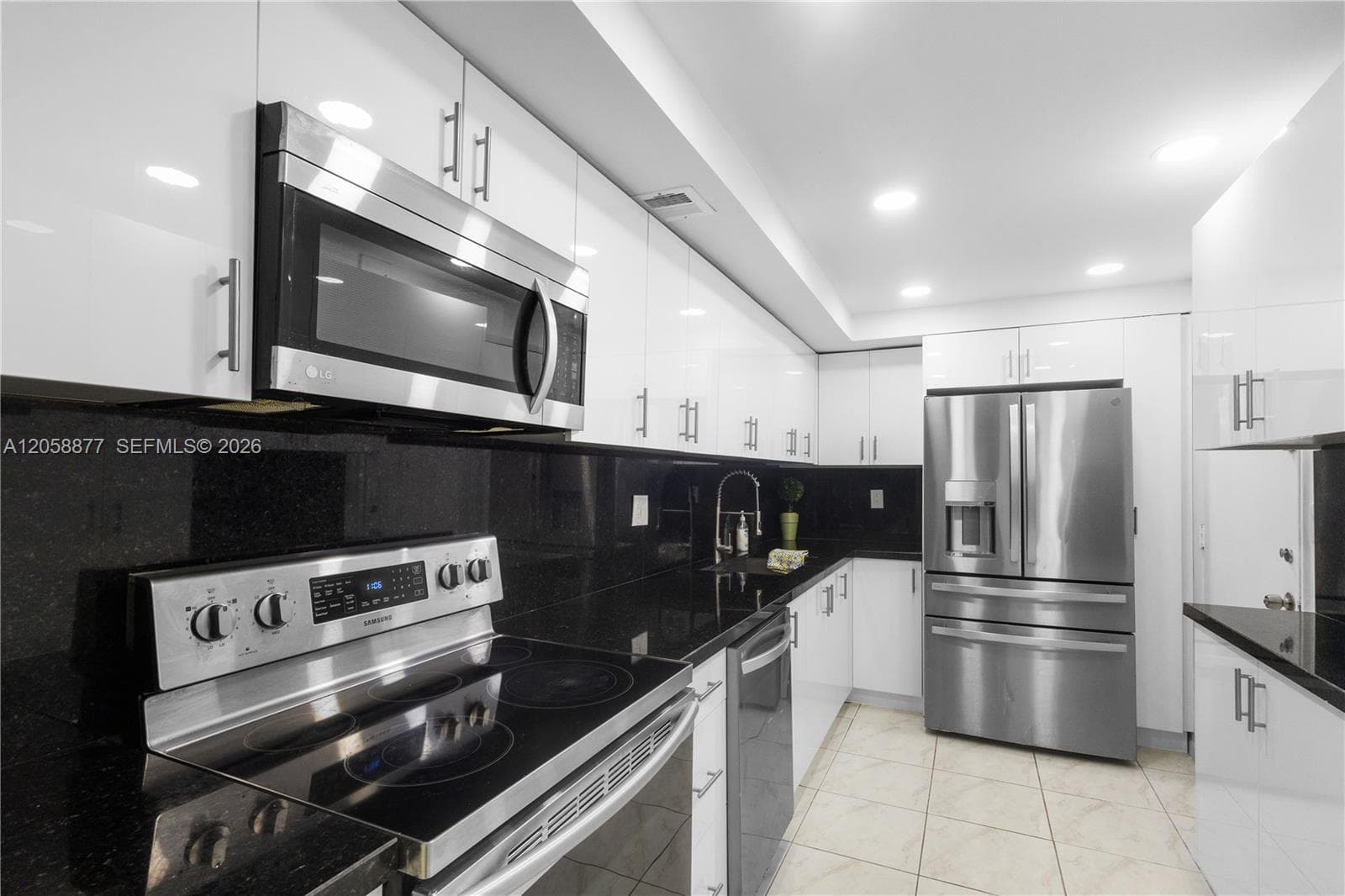 1849 S Ocean Dr # 407, Hallandale Beach, FL 33009 photo 2