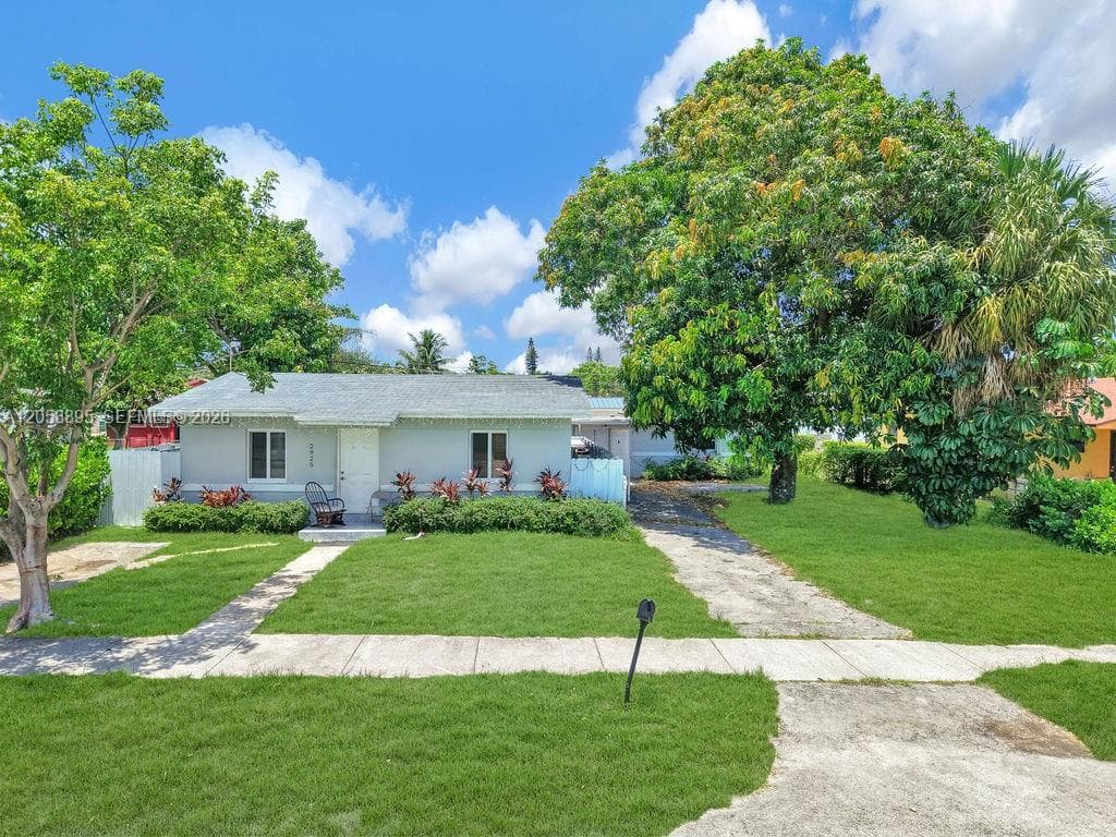 2925 NW 63rd St, Miami, FL 33147 photo 2