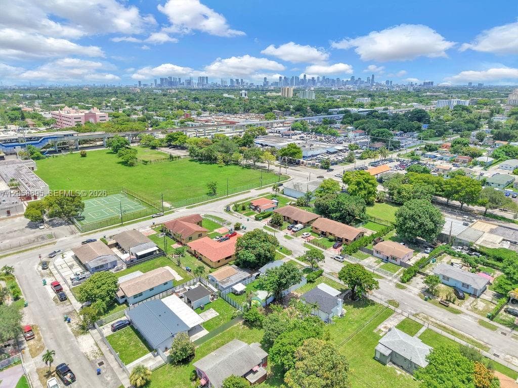 2925 NW 63rd St, Miami, FL 33147 photo 5