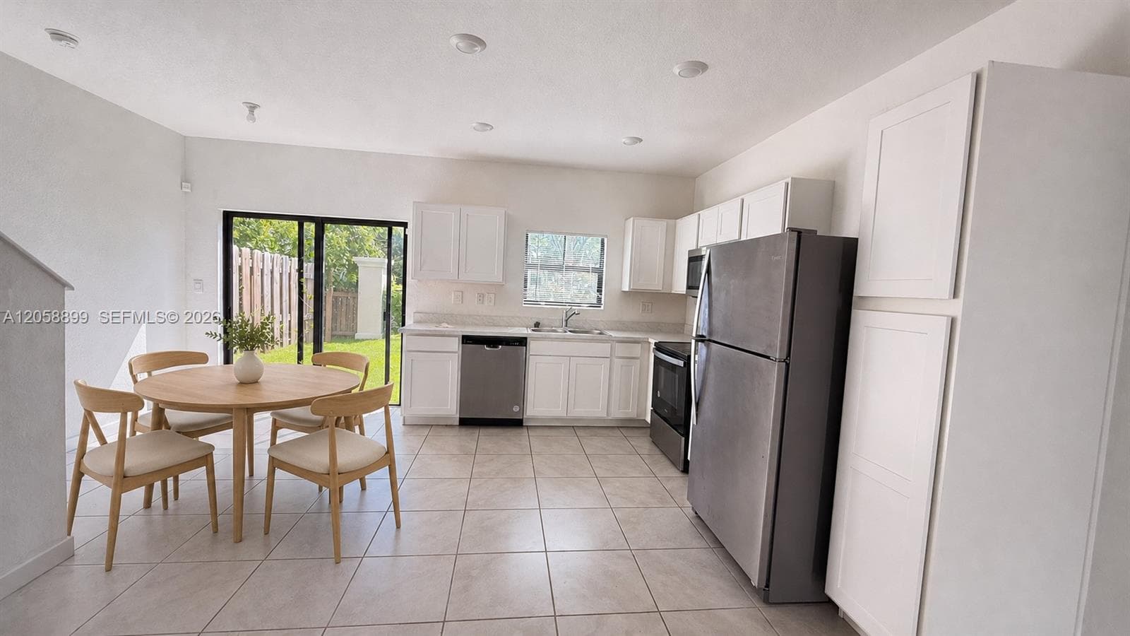 322 NE 1st Dr, Florida City, FL 33034 photo 3