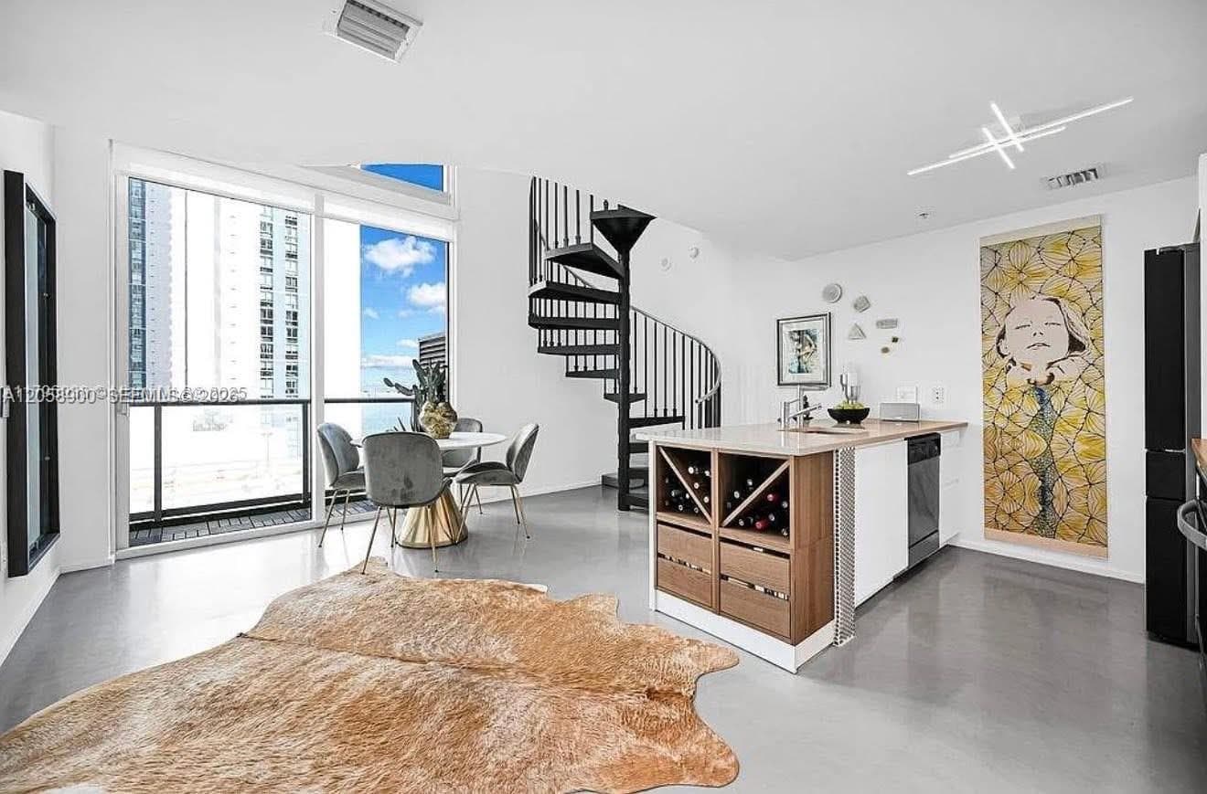 300 S Biscayne Blvd # L-1232, Miami, FL 33131